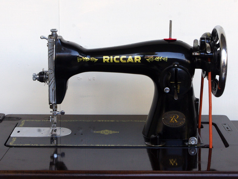 No.557 RICCAR リッカー製 家庭用足踏みミシン：アンティークミシン