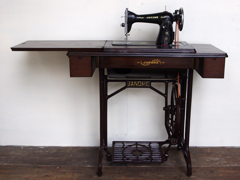 No.584 Janome ジャノメ製 家庭用足踏みミシン：アンティークミシン
