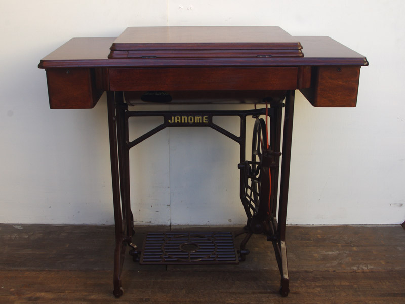 No.656 Janome ジャノメ製 家庭用足踏みミシン：アンティークミシン
