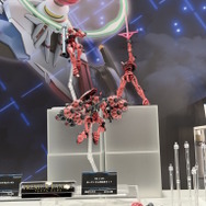 ジークアクスより「HG 赤いガンダム用拡張セット」発表！ビット6基装備