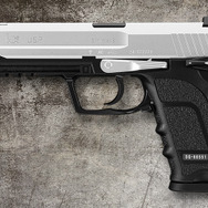 バイオハザード RE:4』レオン愛用の「SG-09 R」をエアガンで徹底再現