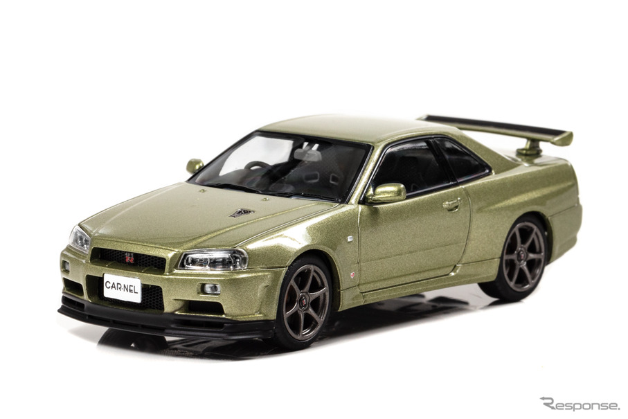 最後の スカイラインGT-R BNR34、VスペックIIとVスペックIIニュルを43
