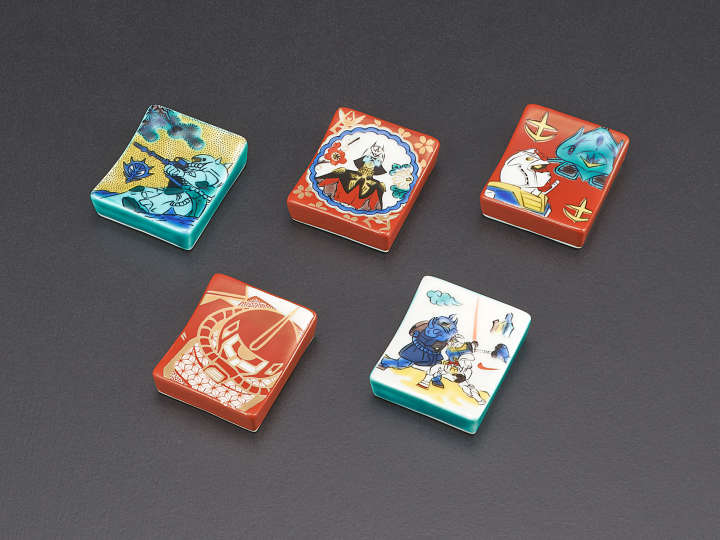 まさかのコラボがなかなかイケる！ガンダム×九谷焼の豆皿｜Infoseek