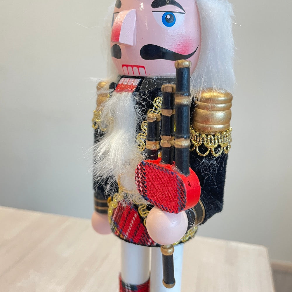 CMくるみ割り人形 – Lycka