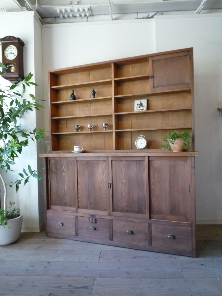 古いガラス引き戸棚 引出2杯 ゆらゆらガラス 収納棚 展示棚 | antiques