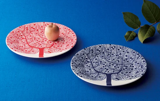 ロイヤルドルトン フェイブルプレート22cmツリー(レッド・ブルー)ペア