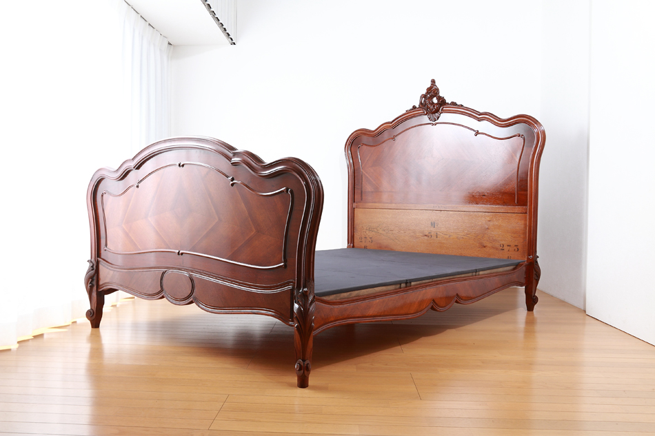 ヴィクトリアンスタイル ファニアーマホガニー ダブルサイズ ベッド