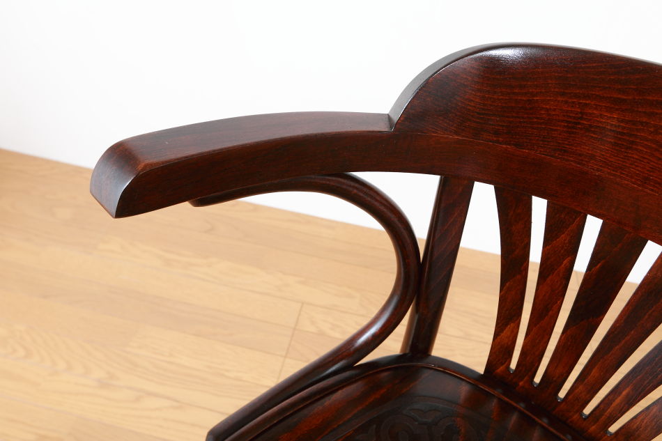 ファーメグFAMEG ベントウッドアームチェア No6023 / アンティーク