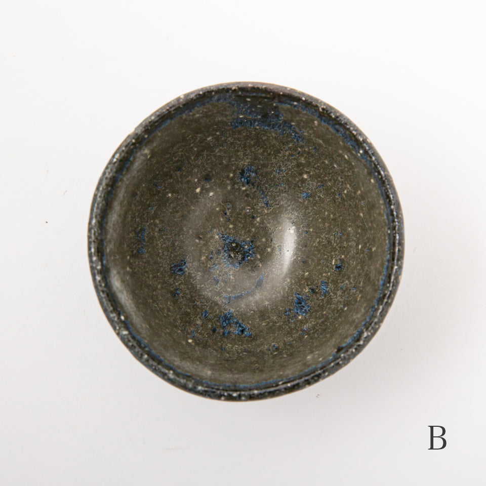 小野象平 青灰釉ぐい呑｜Discover Japan 公式オンラインショップ