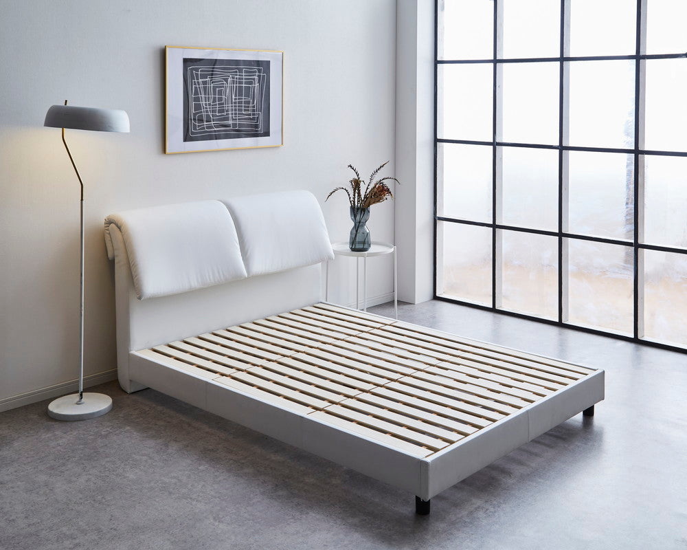 フェイクレザーのベッドフレーム【シングル】現品限り〔bed184