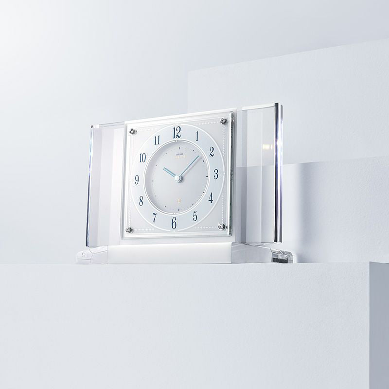 セイコー エムブレム 置き時計 HW564W クオーツ 電池式 クロック