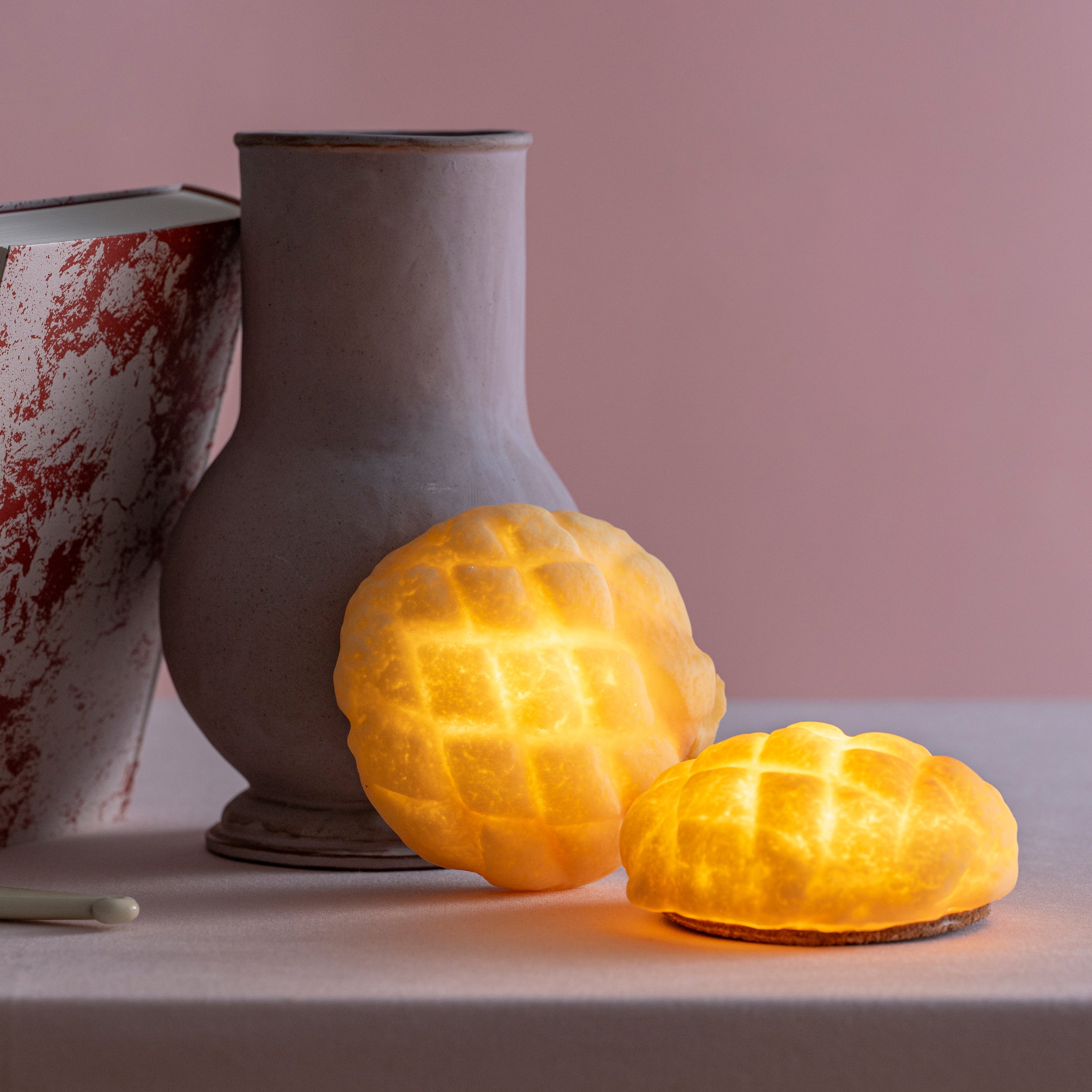 Pampshade Battery Powered Melonpan Bread Lamp – Yukiko Morita