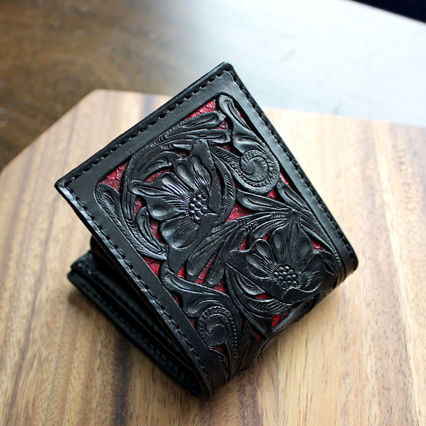 カービングショートウォレット/透かし彫り二つ折り財布/レッドパイソン