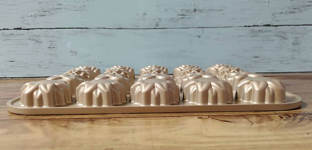 ノルディックウエア プチ 4種類のフラワー パン ケーキ型 Nordic Ware