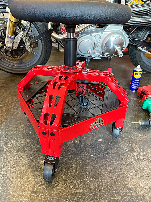 マックツールズ オフィシャル ガレージスツール （キャスター付き