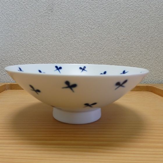 波佐見焼 白山陶器 平茶碗（白×紺 ストライプST16） : リビングT&S