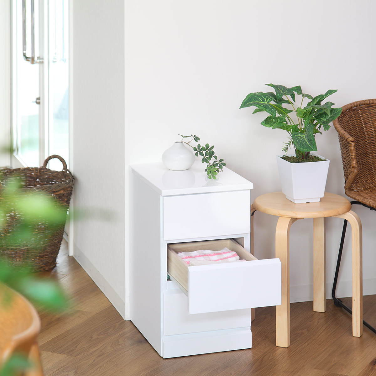 クロシオ スリムチェスト 3段 鏡面仕上げ 幅30cm （ 収納 チェスト