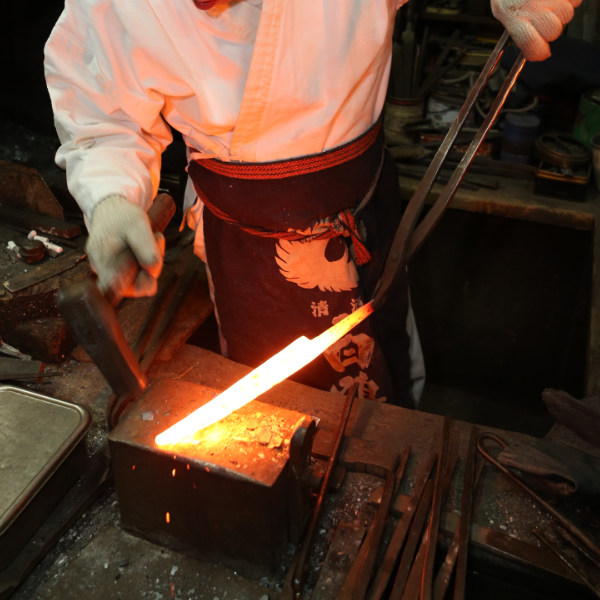 包丁 菜切包丁 両刃 岩国作 刃渡り 180mm 堺刀司 （ 菜切 料理包丁