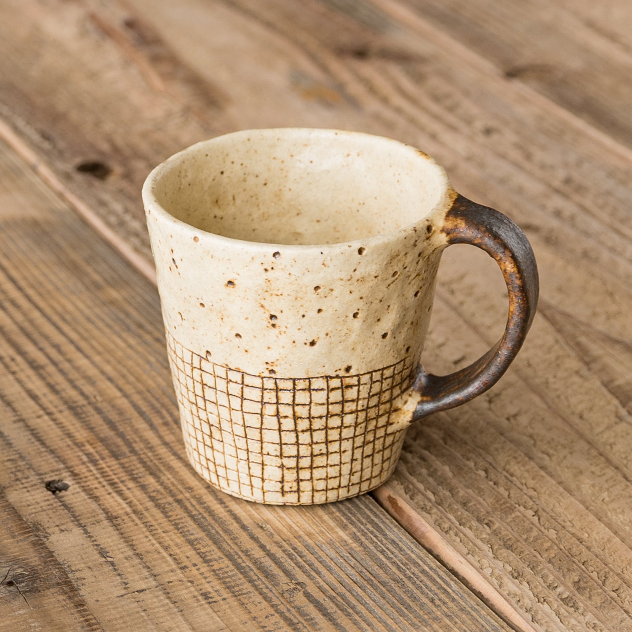 作家 金成潤子マグカップ ドット x チェック｜和食器通販 四季折折