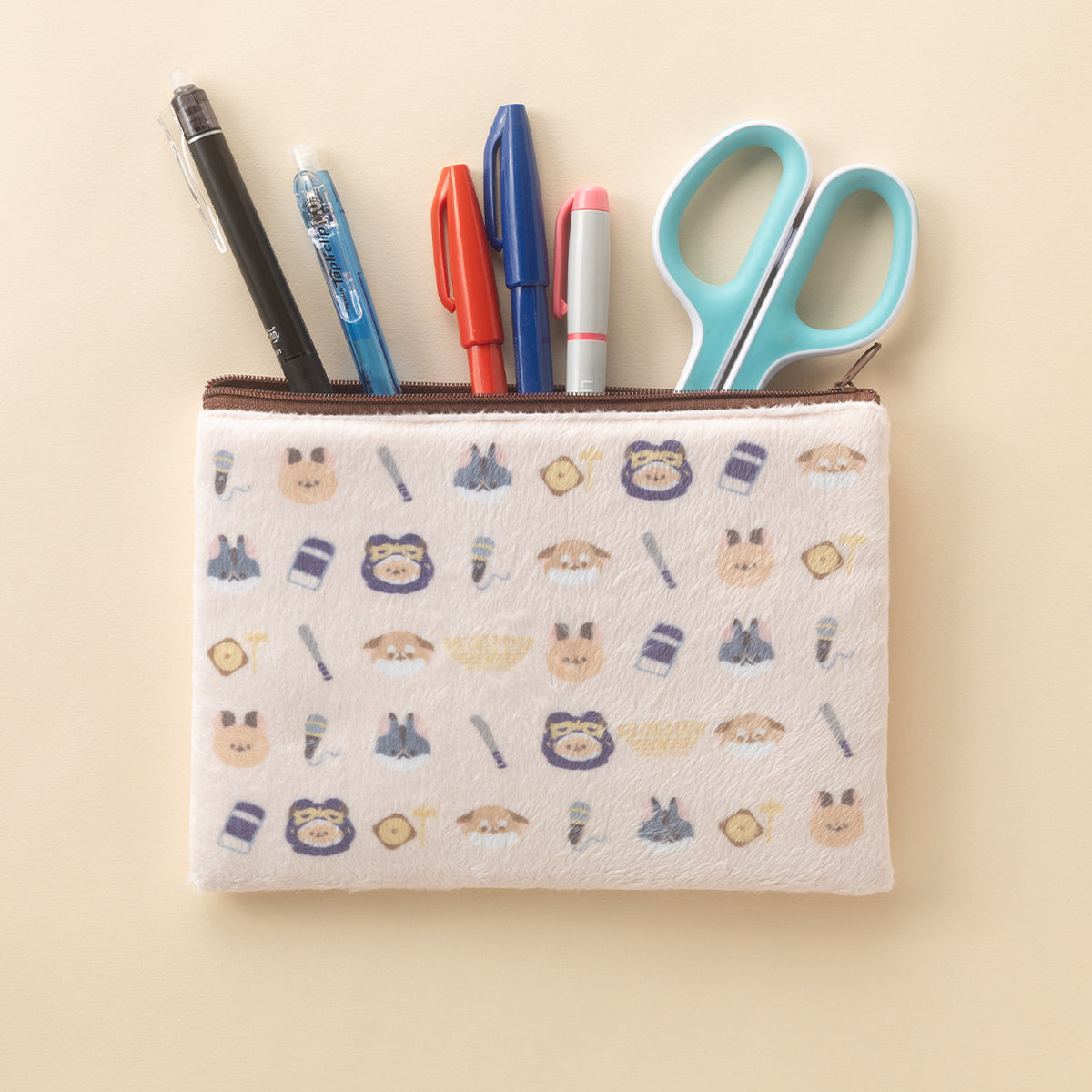 悪者さんちのハムスター』フラットポーチ – 新潮ショップ