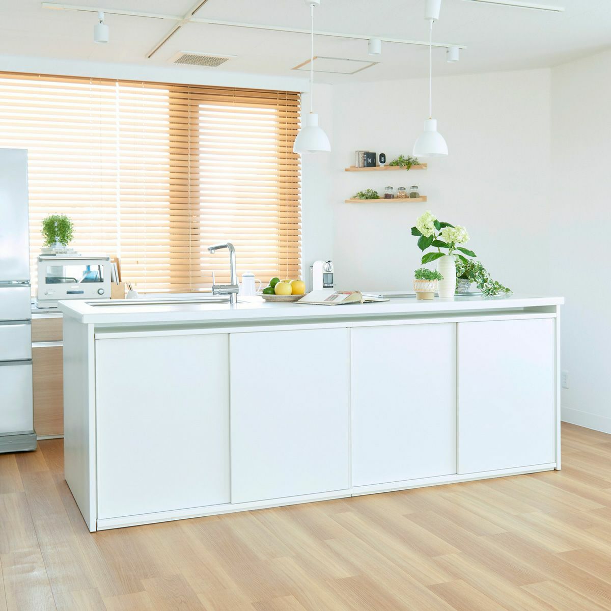 キャビネット 棚 幅75cm 高さ85cm ホワイト 白 カウンター下 引き戸