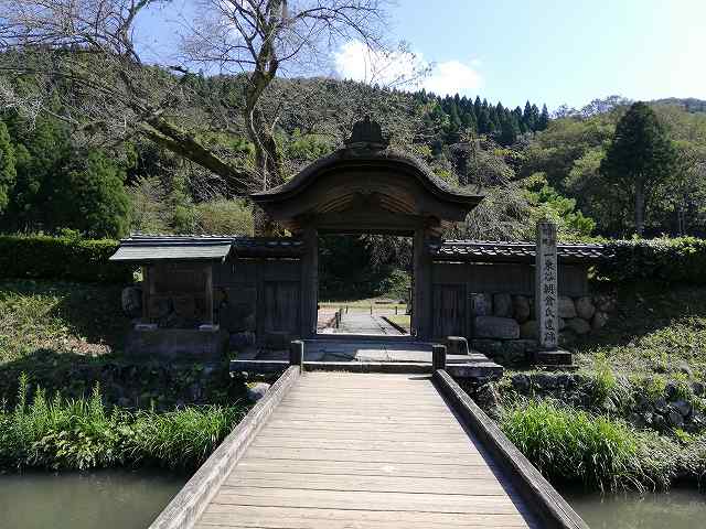 一乗谷・朝倉氏遺跡（一乗谷城）｜日本百名城｜城トリップ