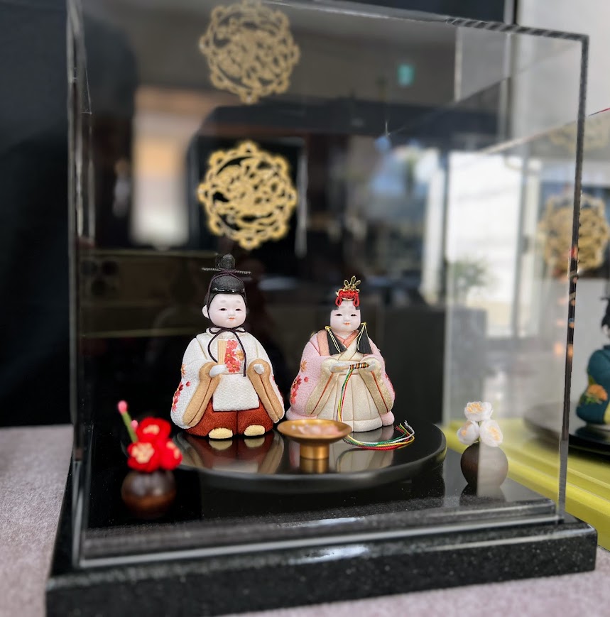 磐田市のS様は秀月オリジナルのケース入りの可愛らしい木目込み人形