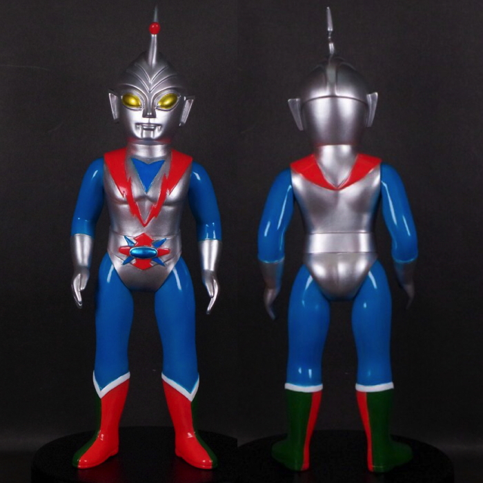 ブルマァクから『流星人間ゾーン』の巨大ヒーロー「ゾーンファイター