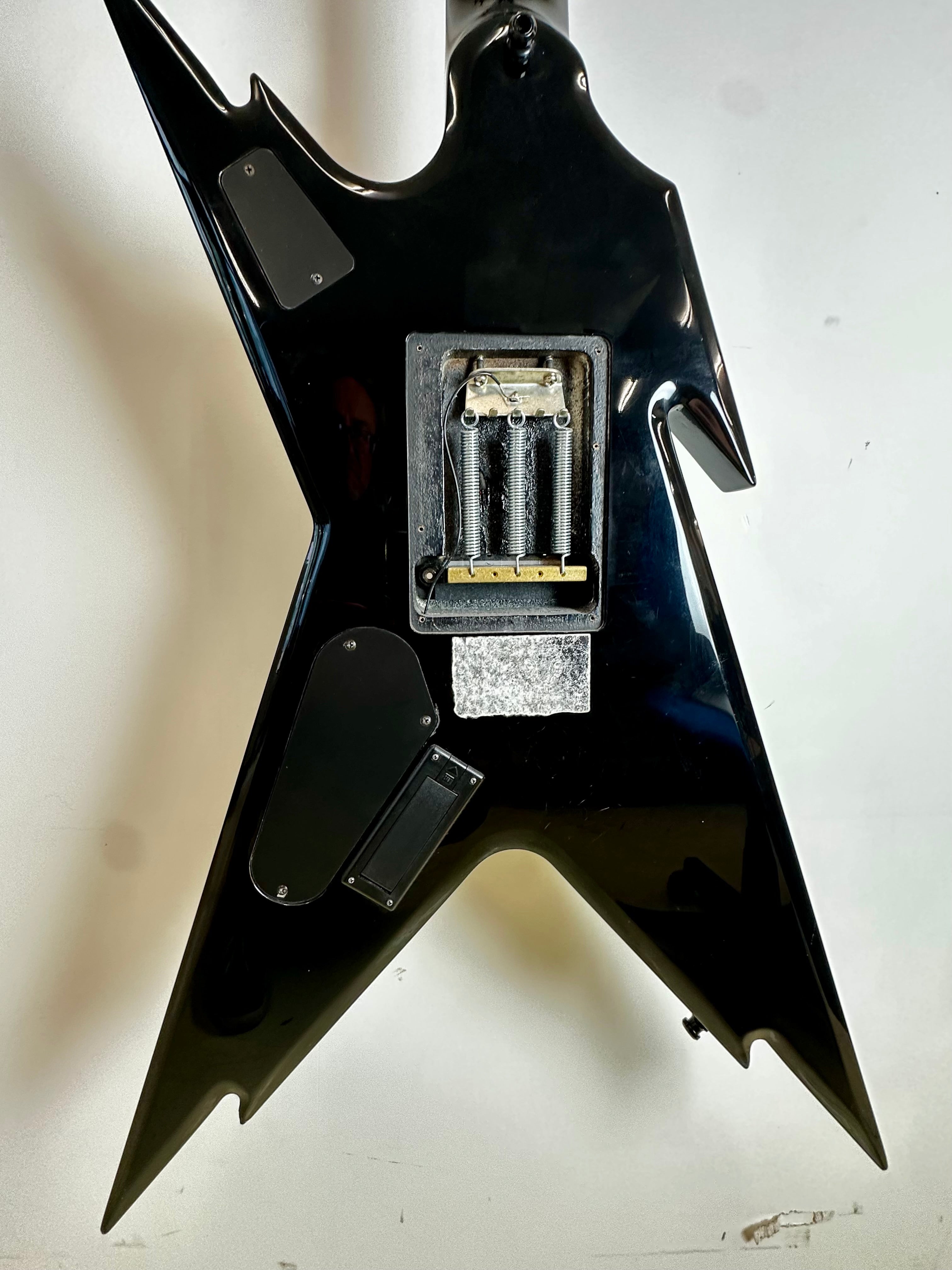 Dean Razorback 7 string - Black w/Yellow Bevels