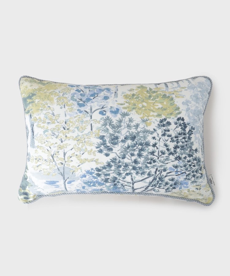 英国ローラ アシュレイ生地使用】アップサイクルクッション