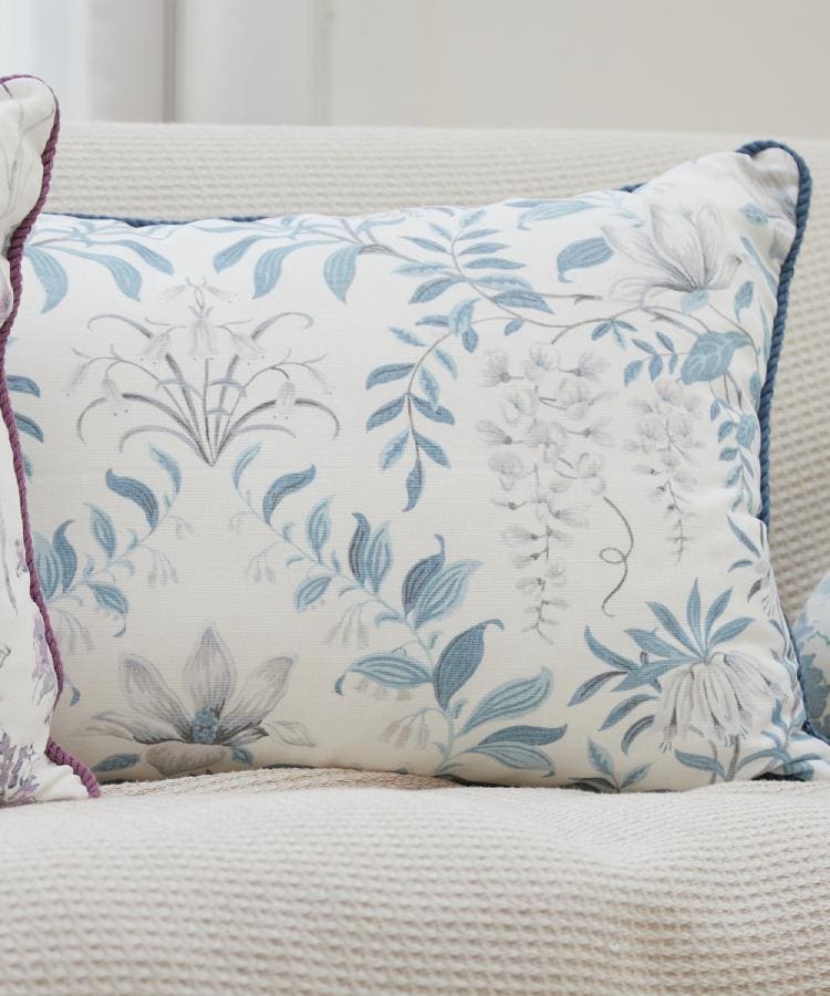 英国ローラ アシュレイ生地使用】アップサイクルクッション