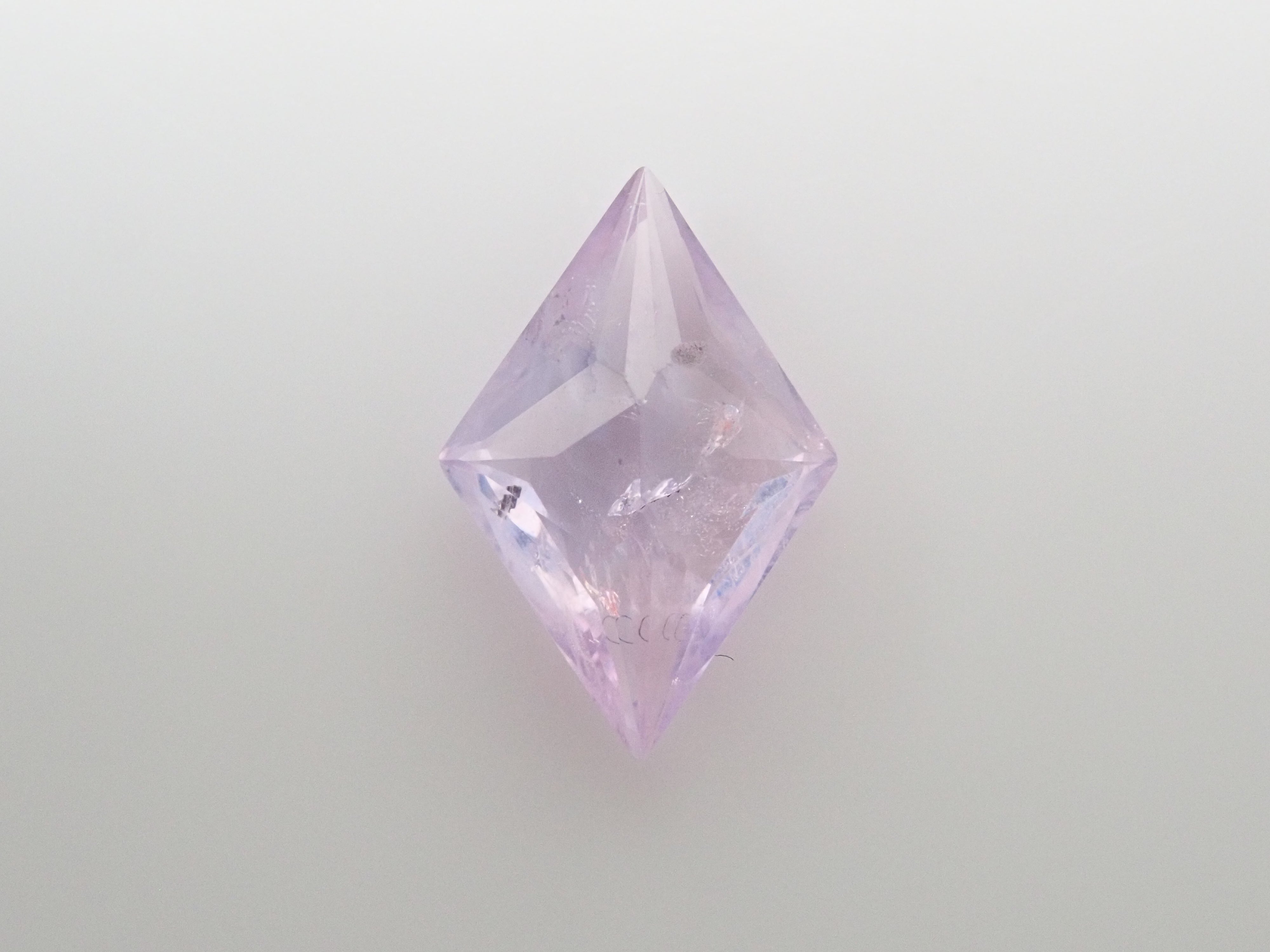 スリランカ産非加熱パープルサファイア 0.986ctルース