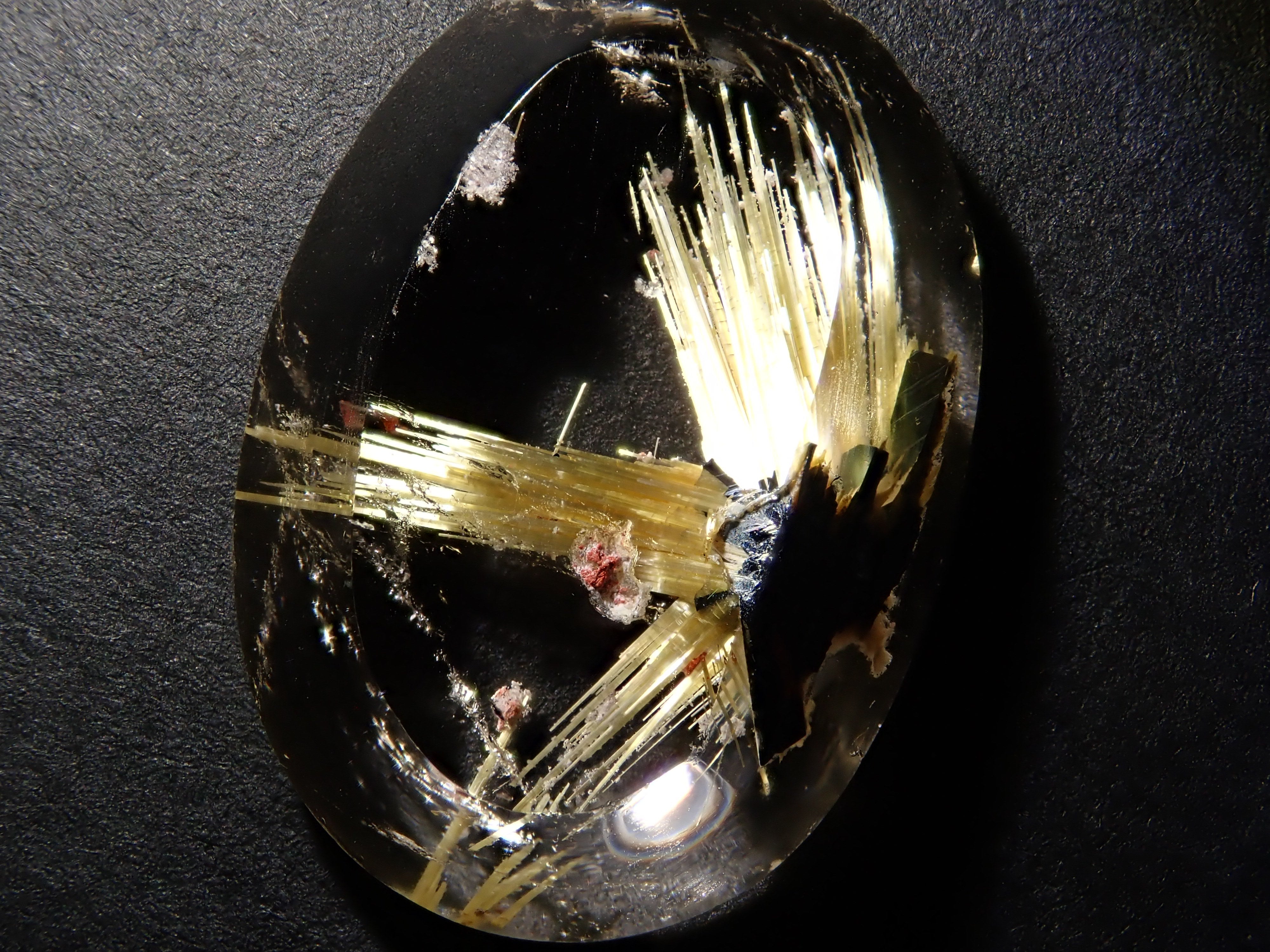 ルチルクォーツ（ルチルレイテッドクォーツ）16.795ctルース（太陽