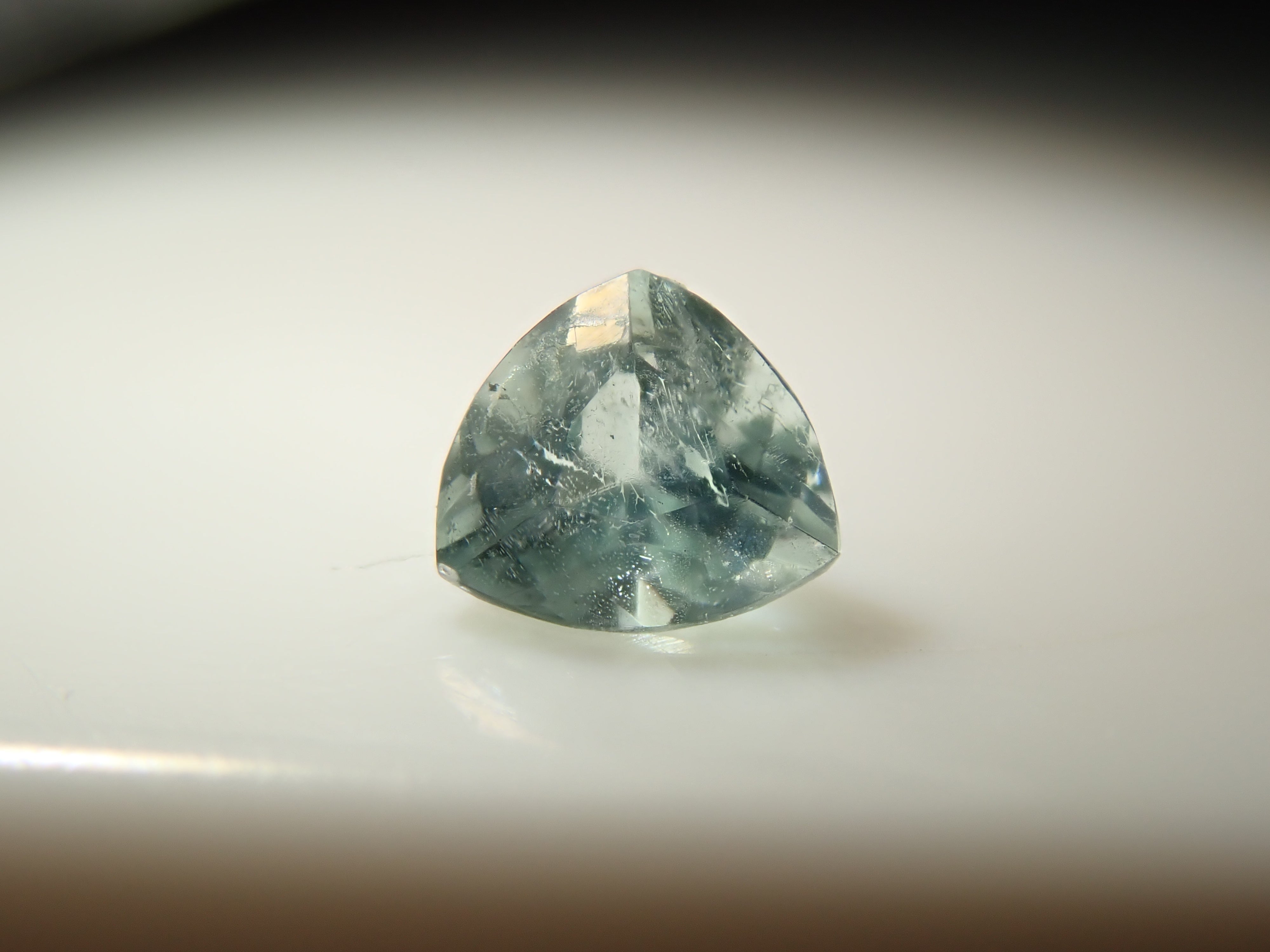 フォスフォフィライト 0.068ctルース