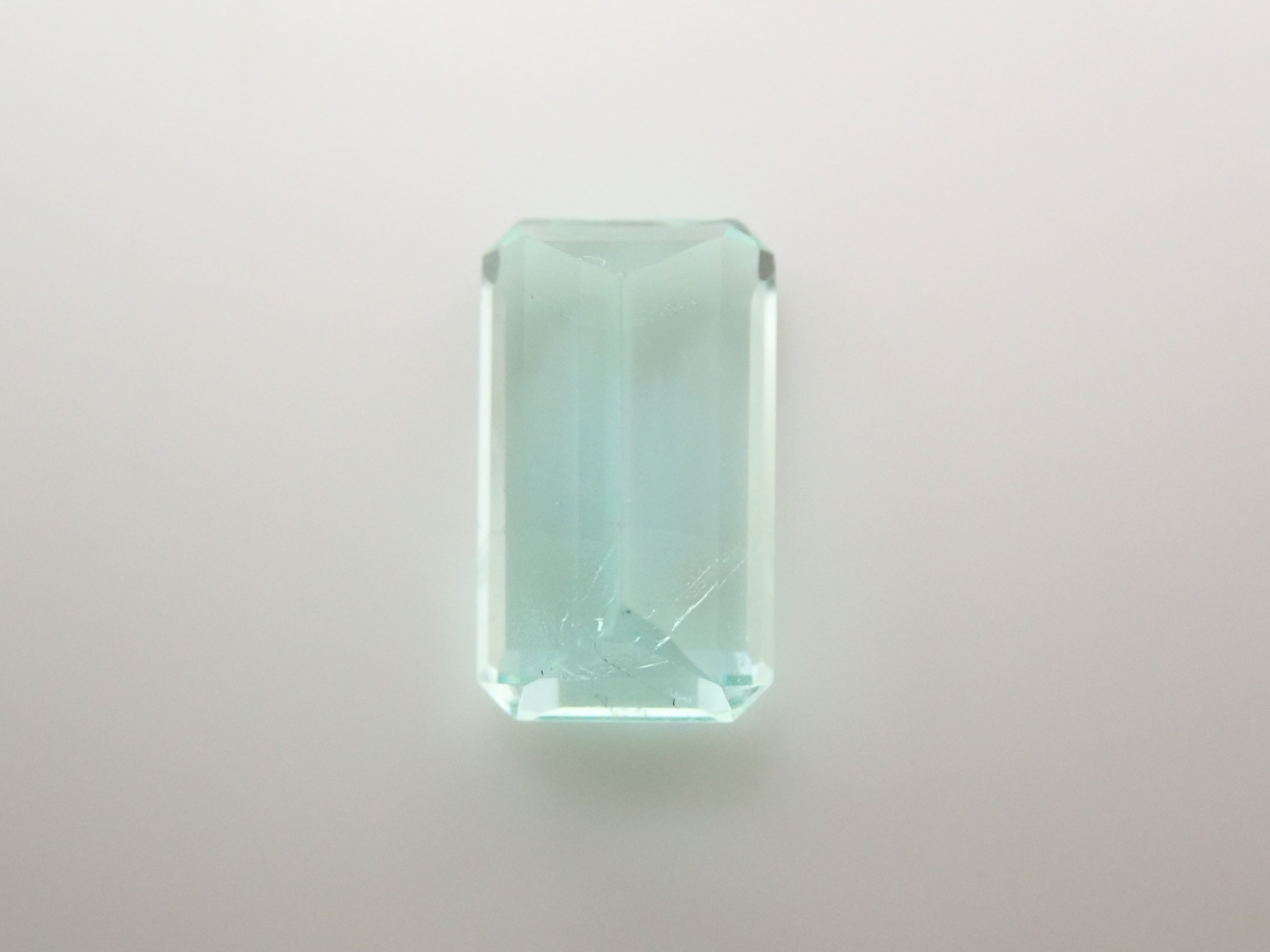 ボリビア産フォスフォフィライト 0.921ctルース