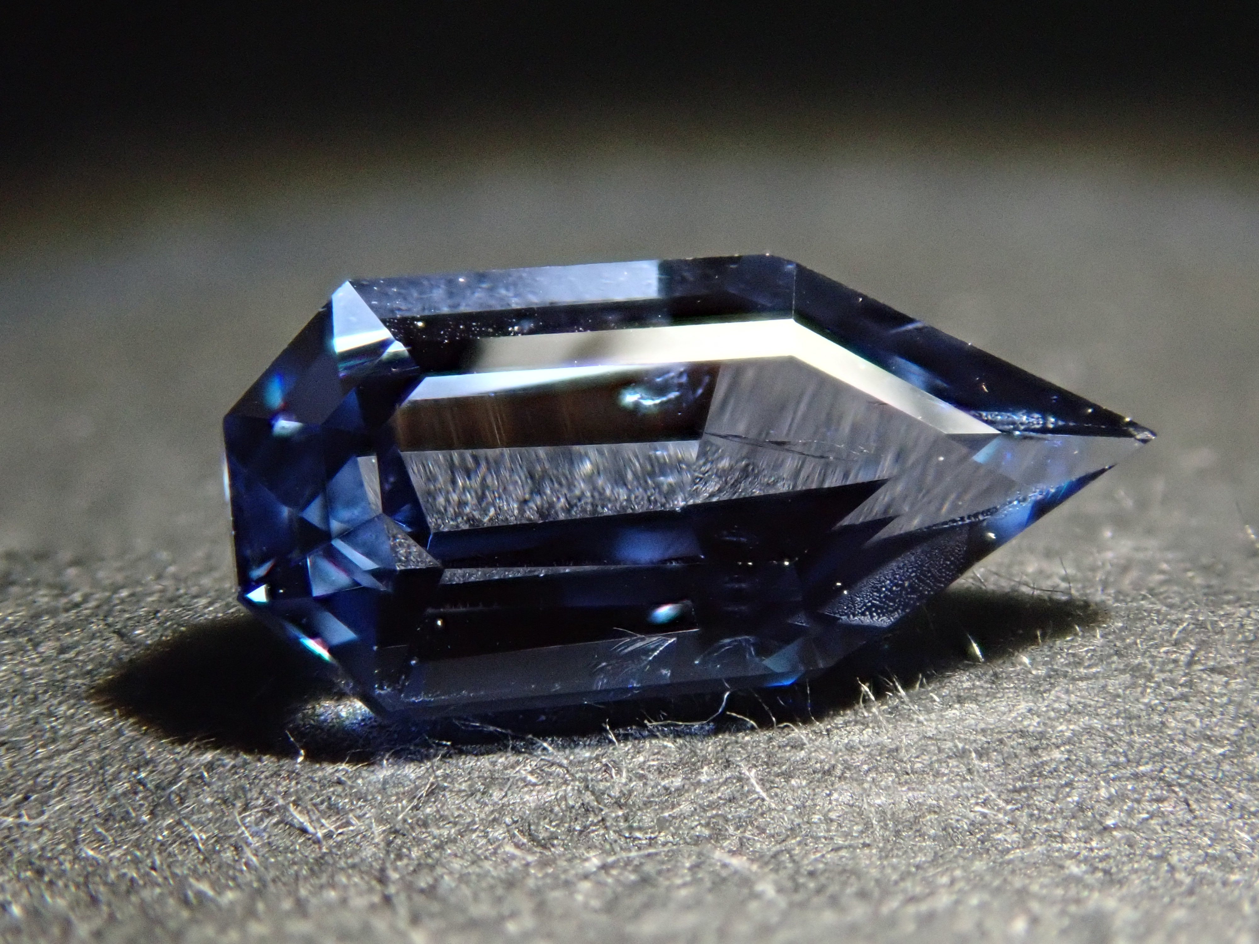 非加熱コバルトスピネル（コバルトブルースピネル） 0.740ctルース