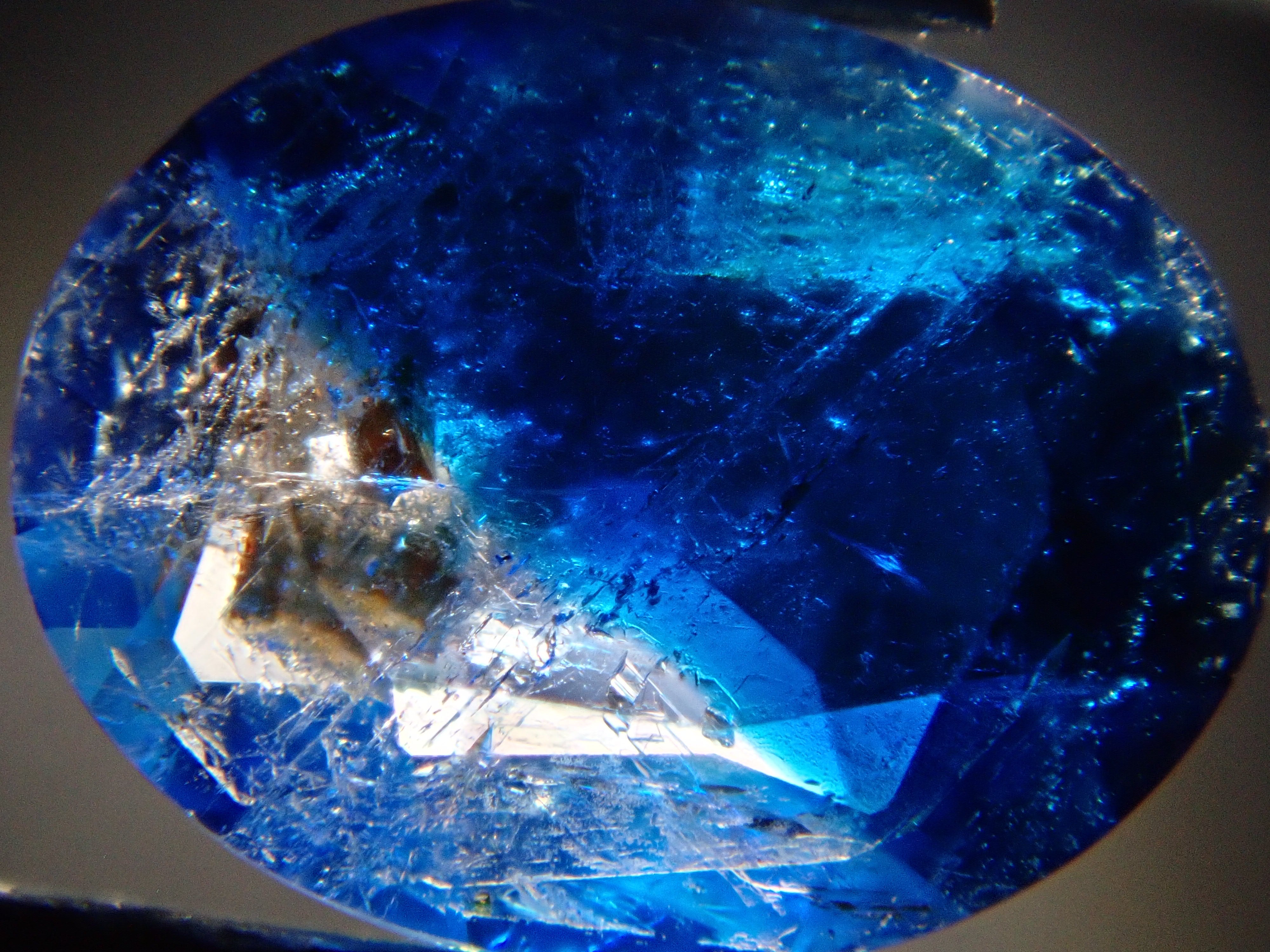 ジンバブエ産バイカラーユークレース 0.205ctルース