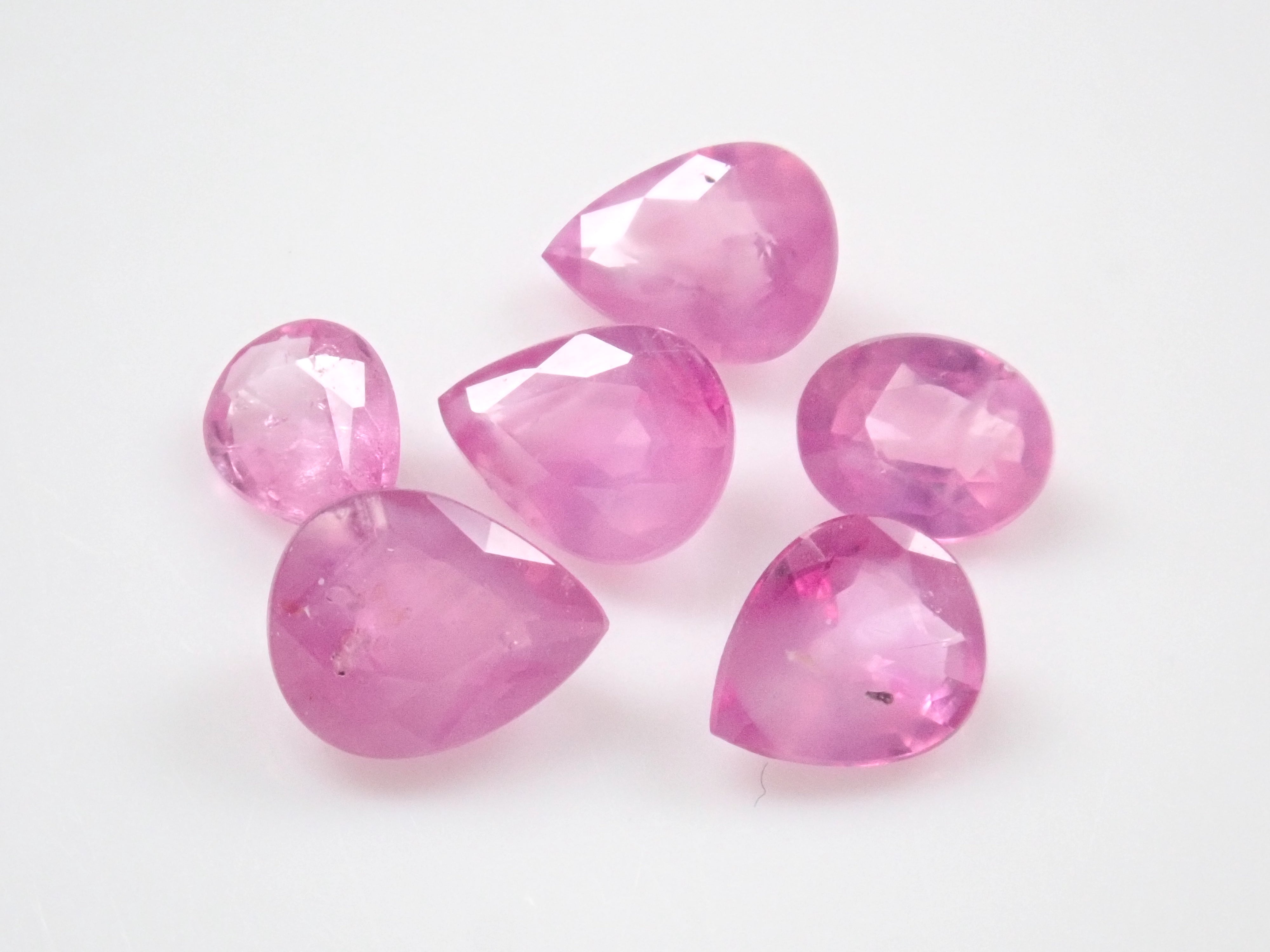 ベトナム産非加熱シルキーピンクサファイア1石ルース（ミルキーピンク