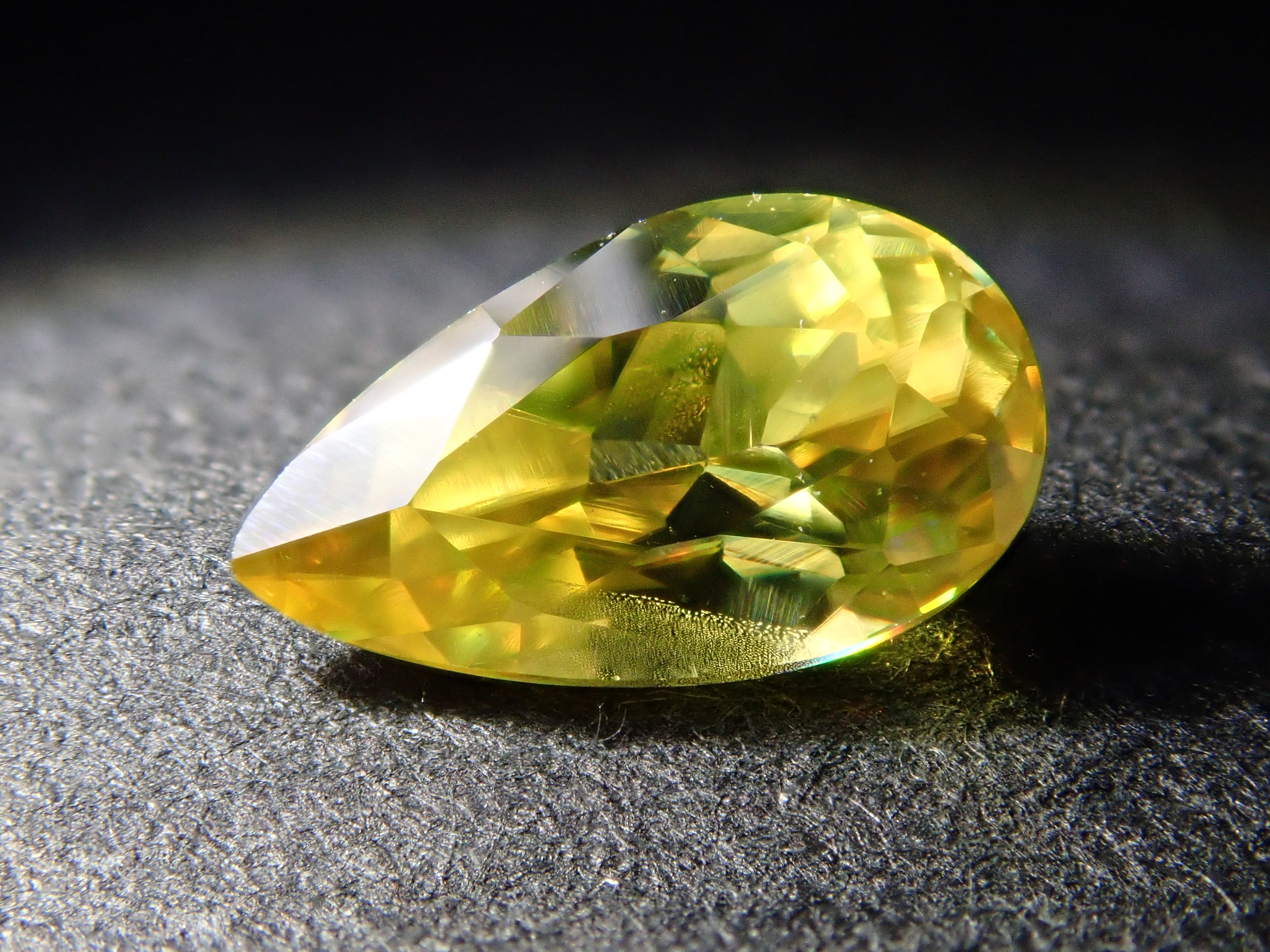 スフェーン 0.503ctルース