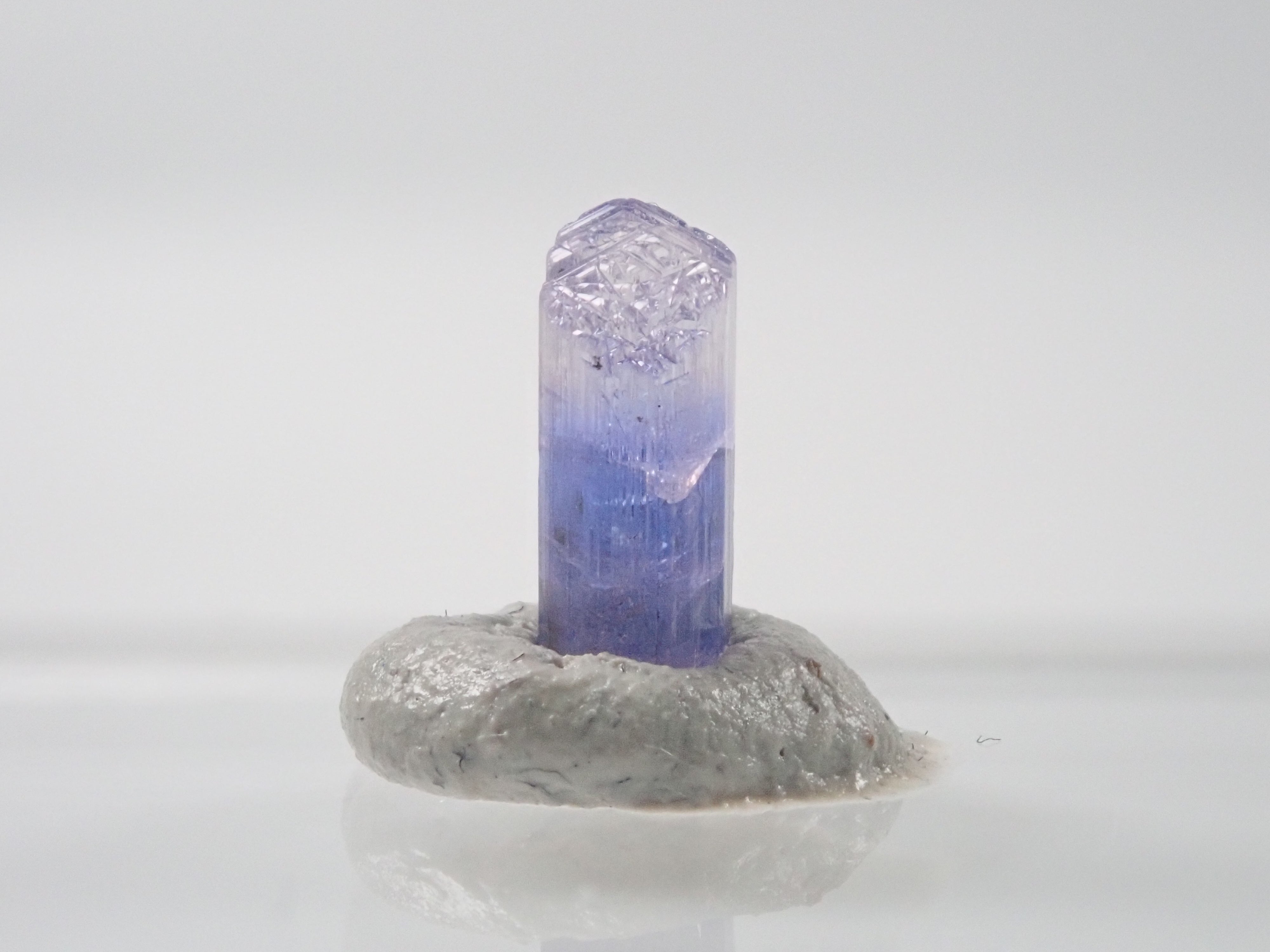 タンザニア産バイカラータンザナイト 1.121ct原石