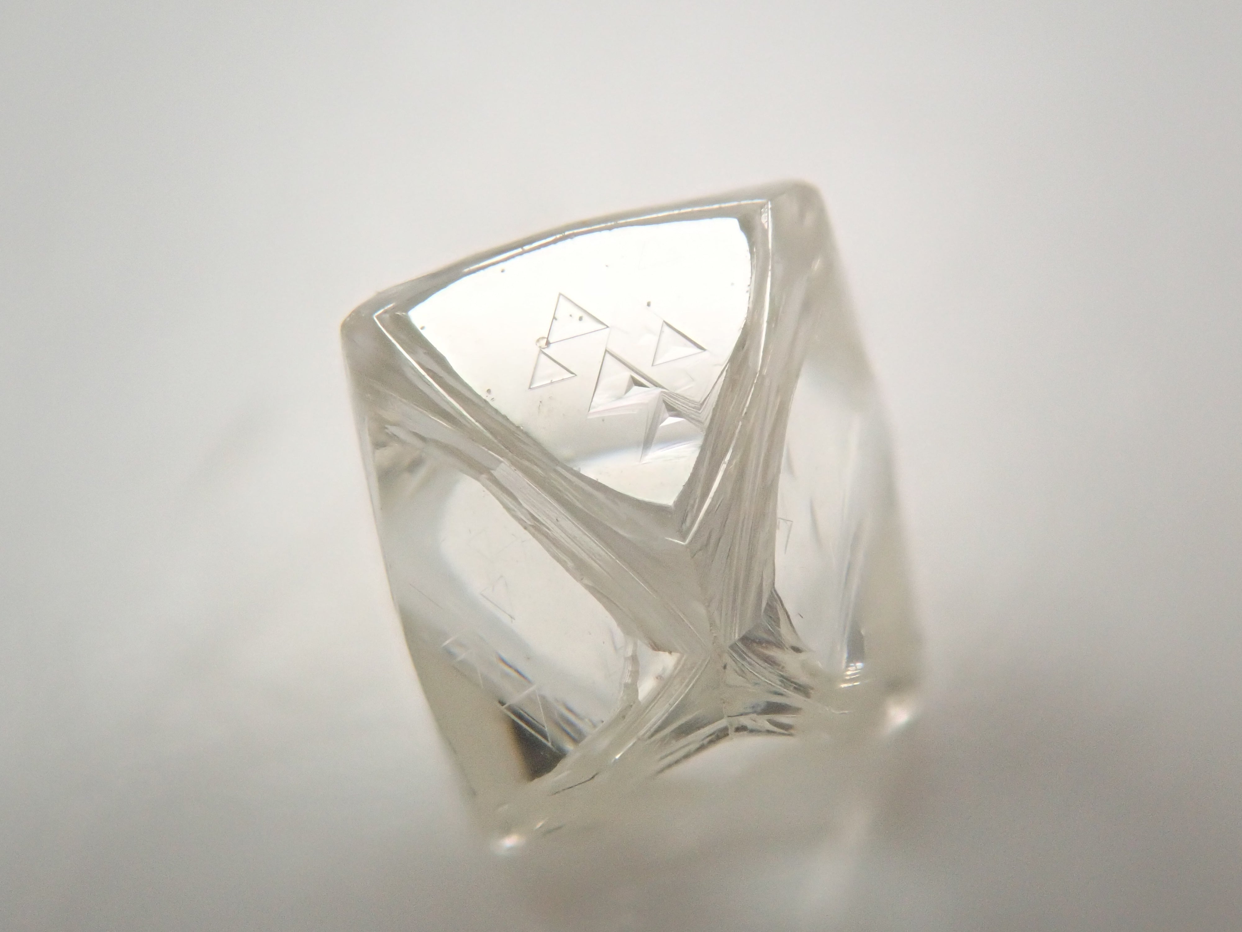 ロシア産ダイヤモンド原石（ソーヤブル） 0.618ct原石