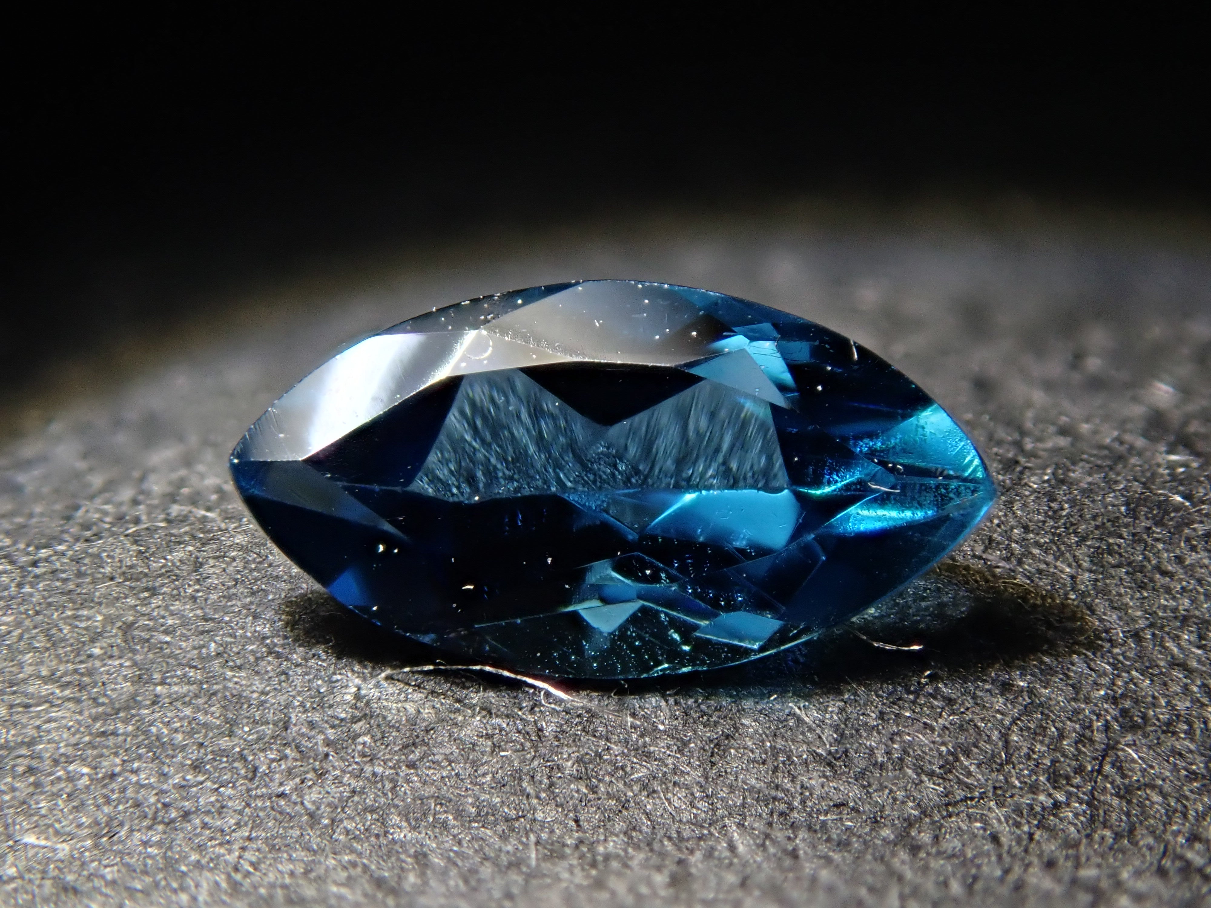 インディゴライトトルマリン 0.260ctルースのネット通販。宝石ルース