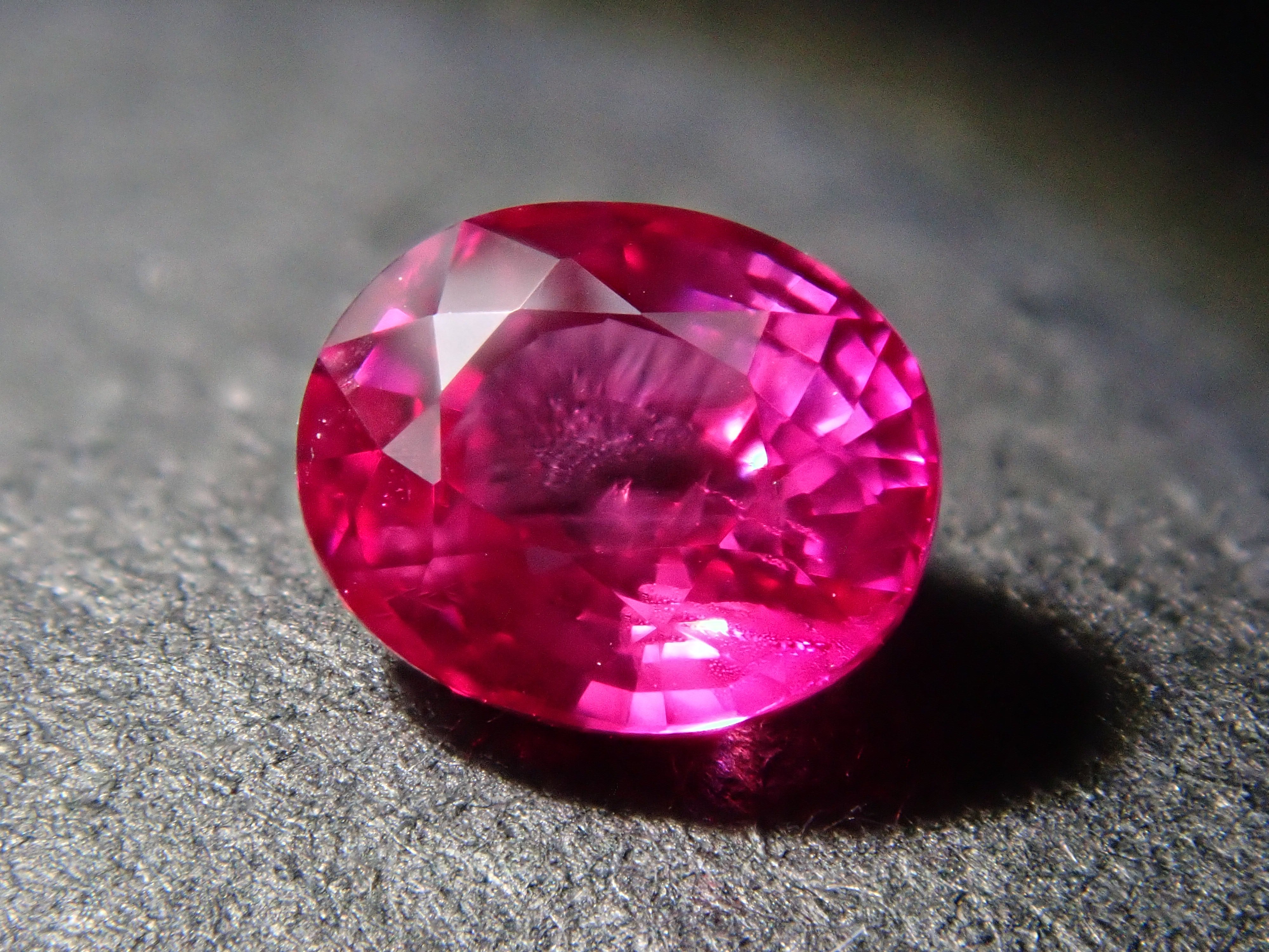 ビルマ産ルビー 0.418ルース