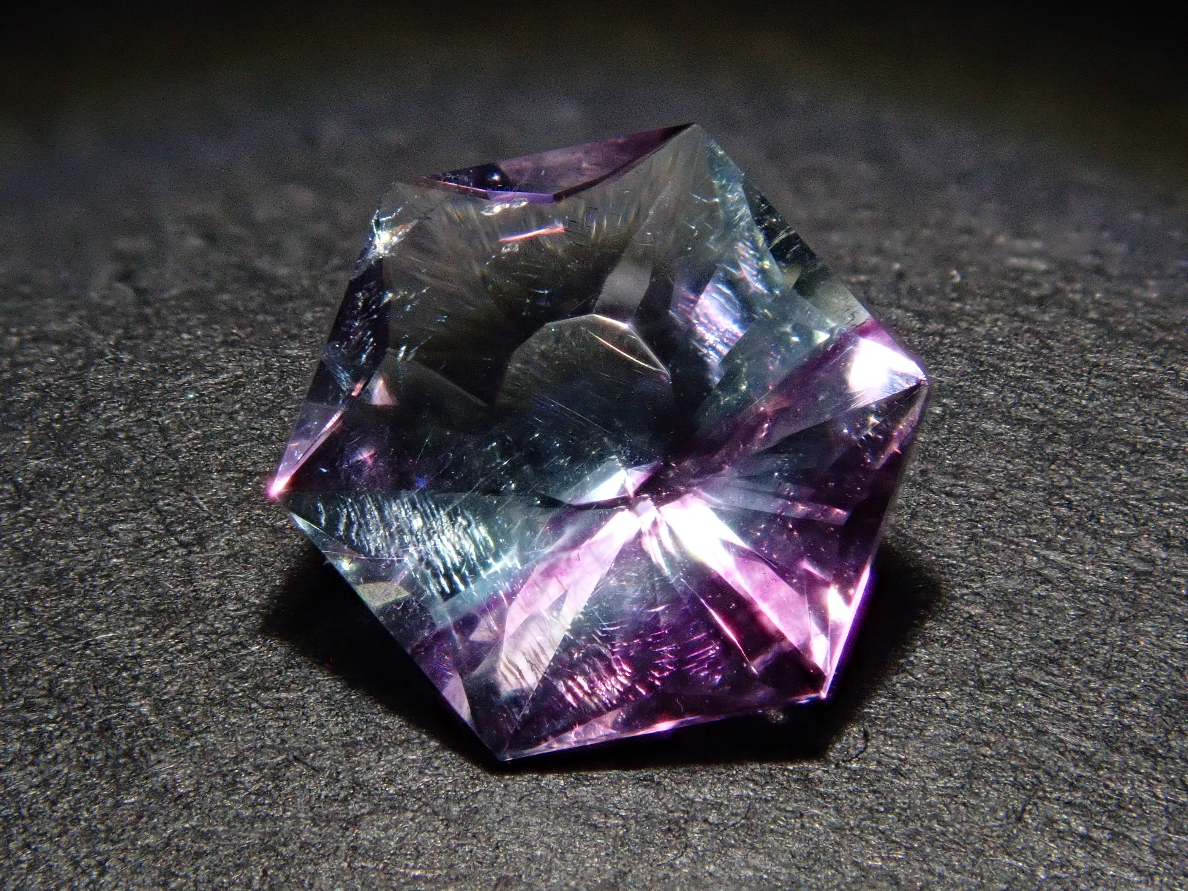 バイカラーフローライト 1.076ctルース