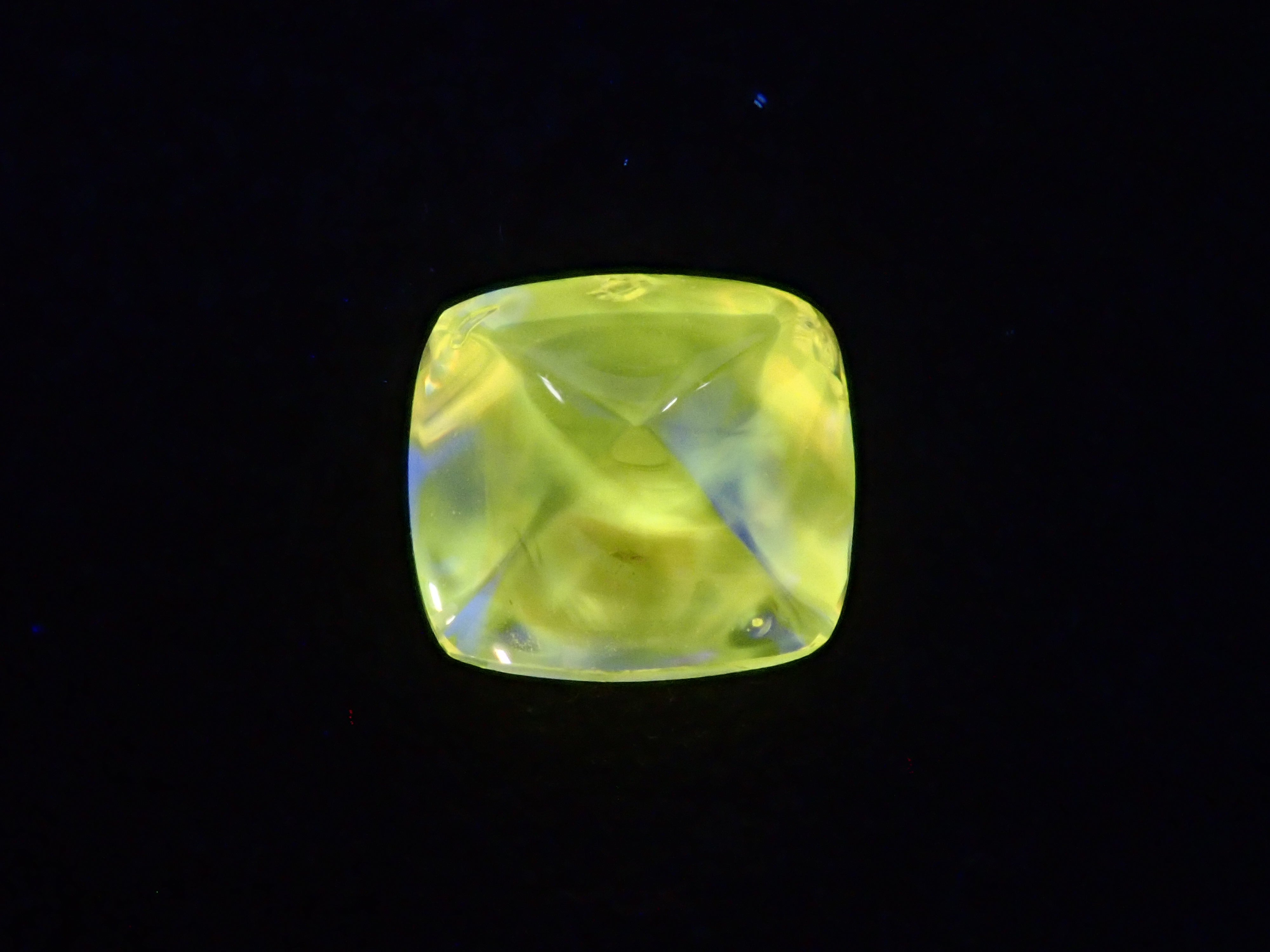 ブラウンダイヤモンド（シュガーローフカット） 0.278ctルース