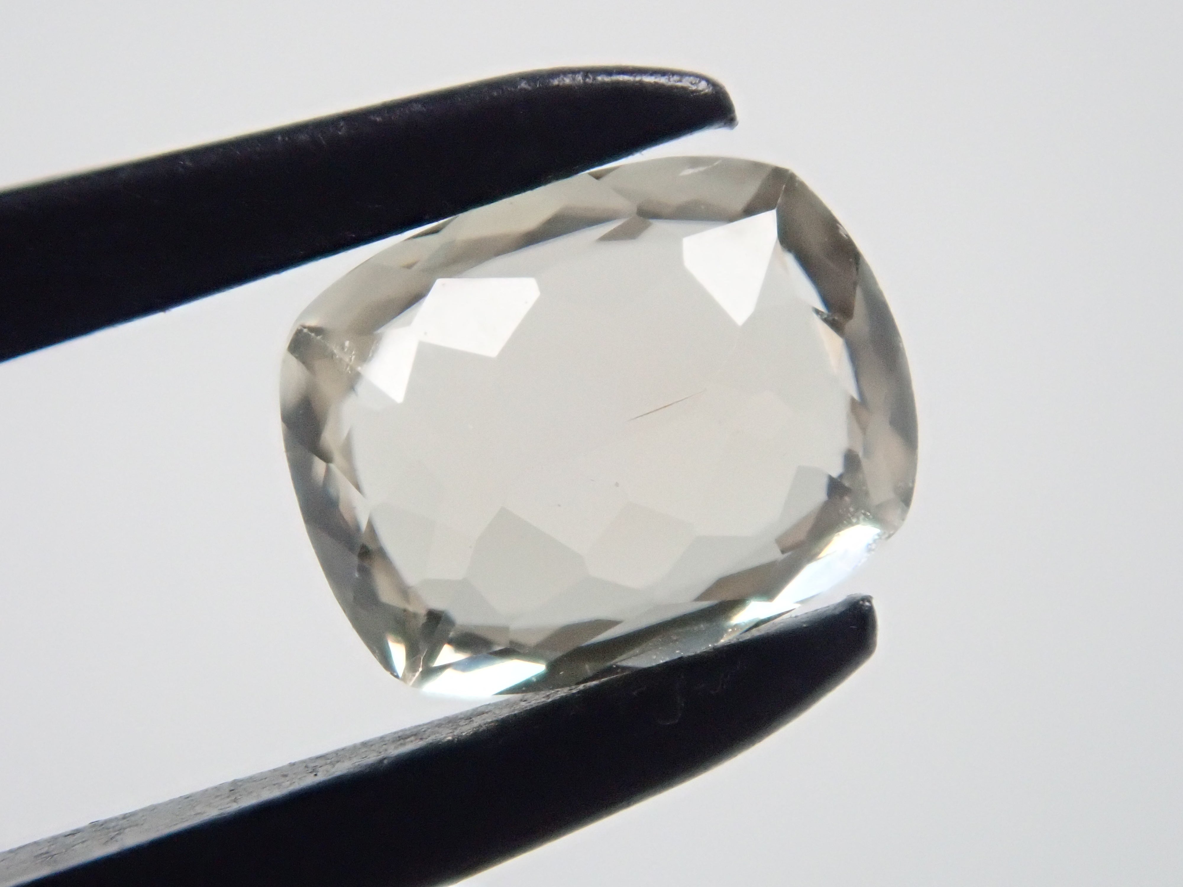 トルコ産ダイアスポア 0.657ctルース