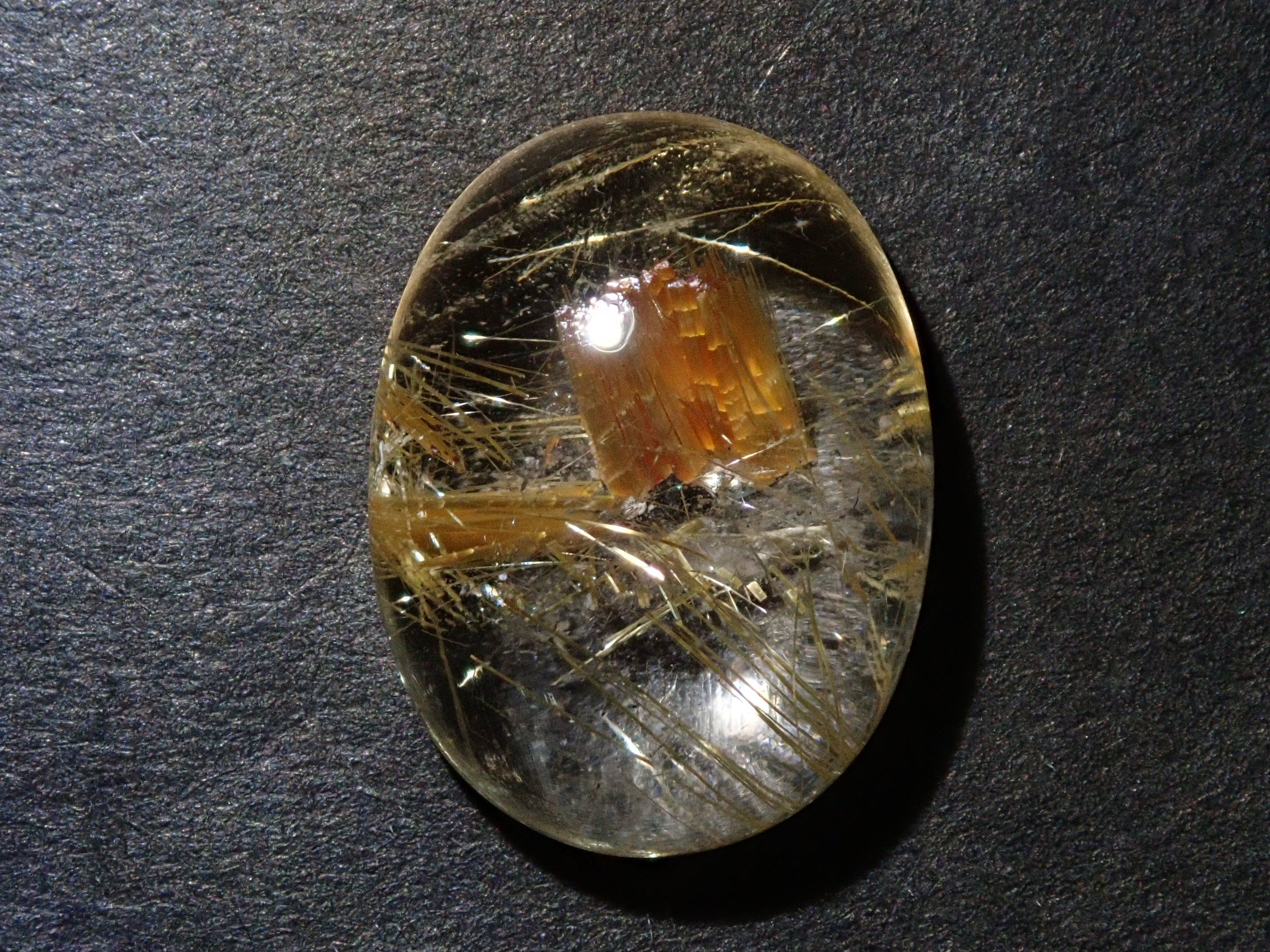 ブラジル産ルチルクォーツ（ルチルレイテッドクォーツ） 5.870ctルース