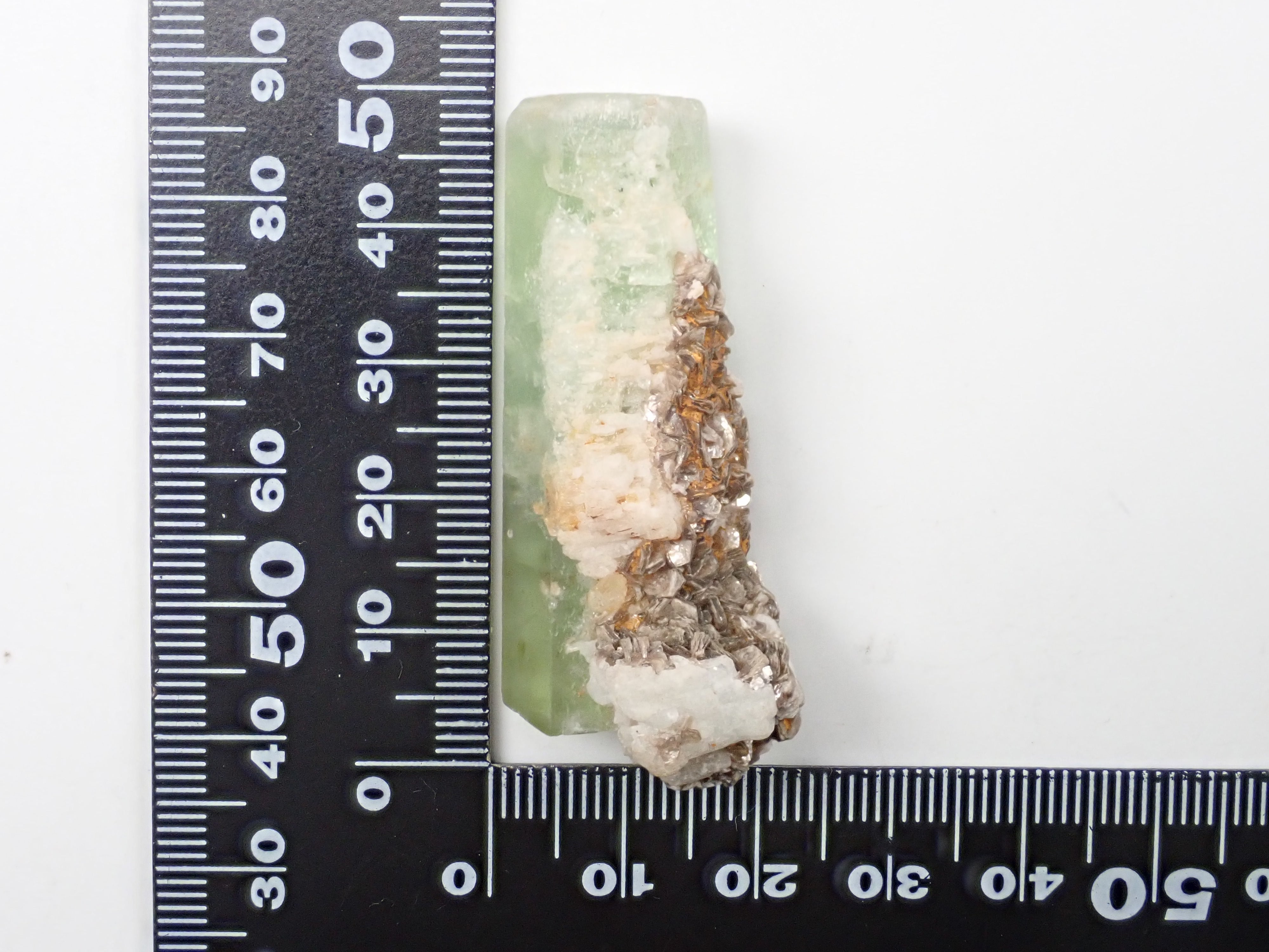 ブラジル産グリーンベリル 105.928ct原石