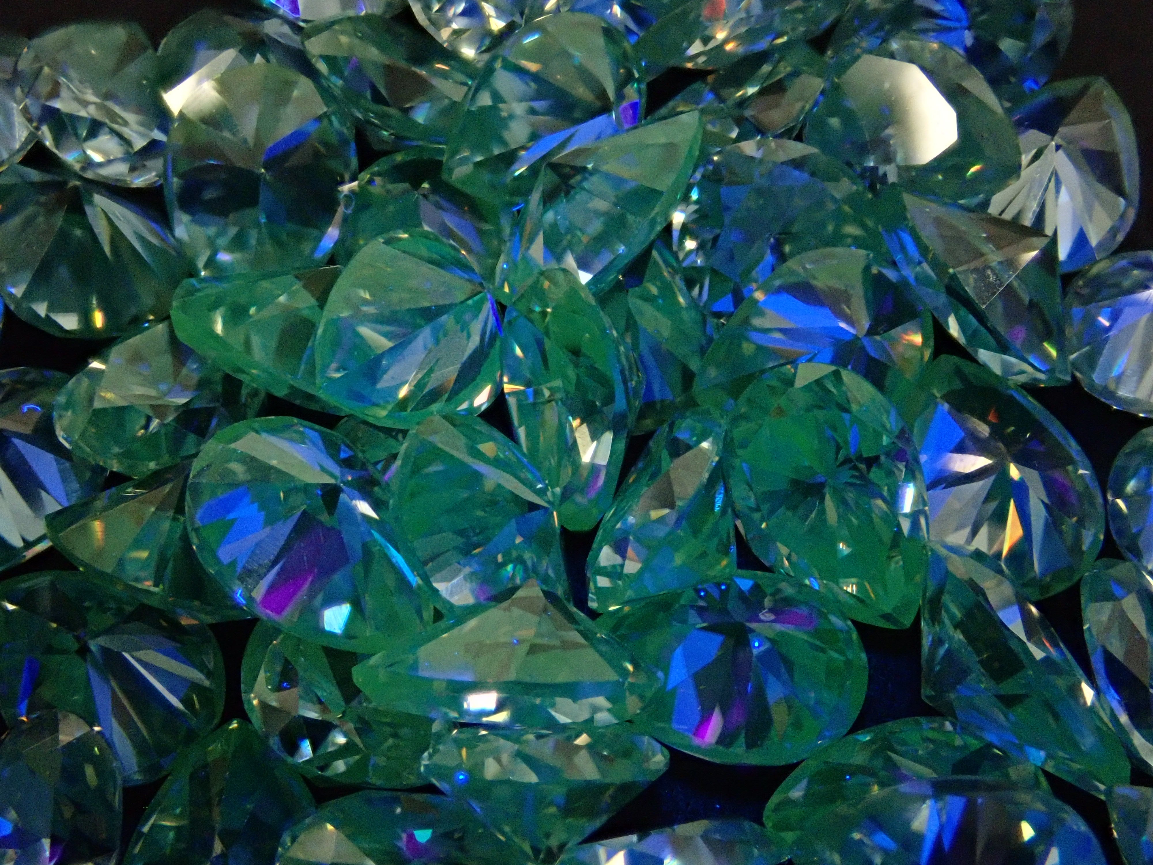 合成モアッサナイト1石ルース（ミントグリーン,ペアシェイプカット,5