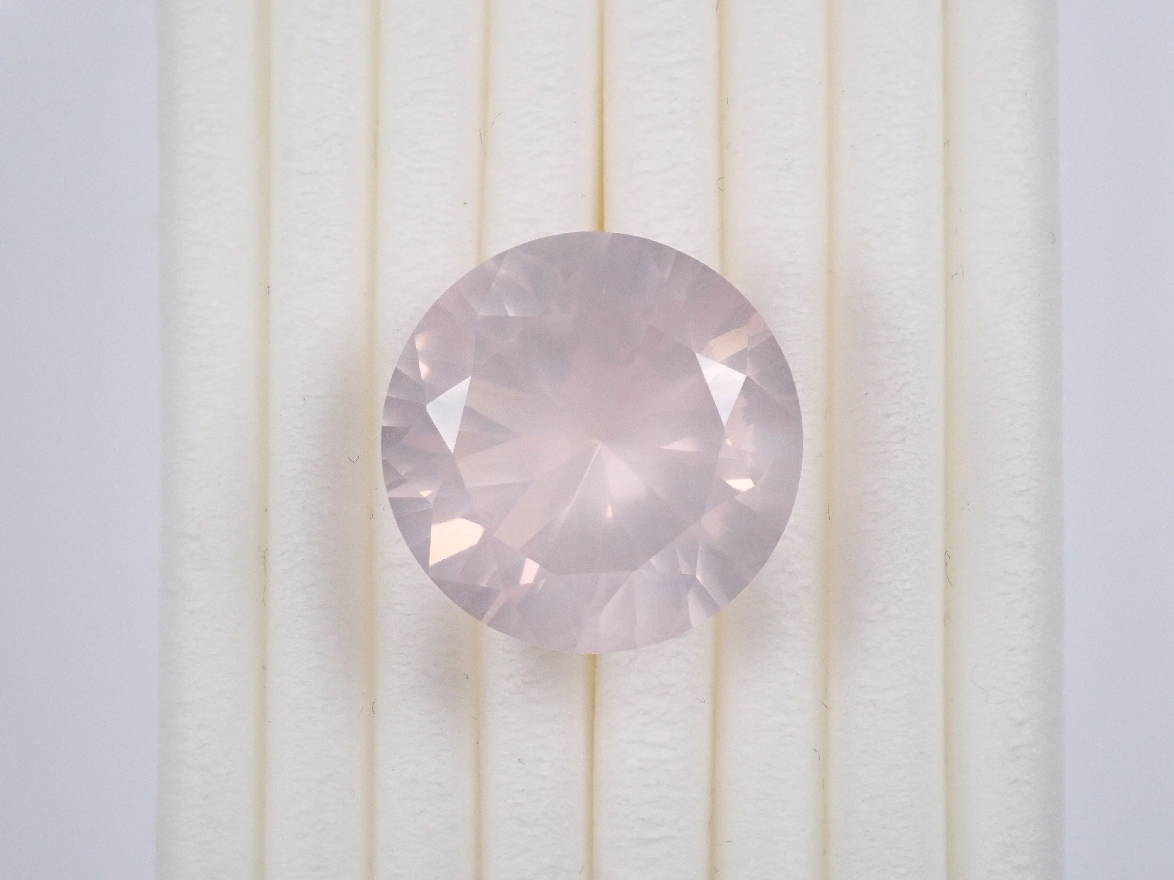 ブラジル産ローズクォーツ 15mm/10.950ctルース